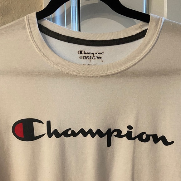 CHAMPION WOMEN’S SIZE LARGE WHITE SHORT SLEEVE SHIRT - Picture 2 of 5